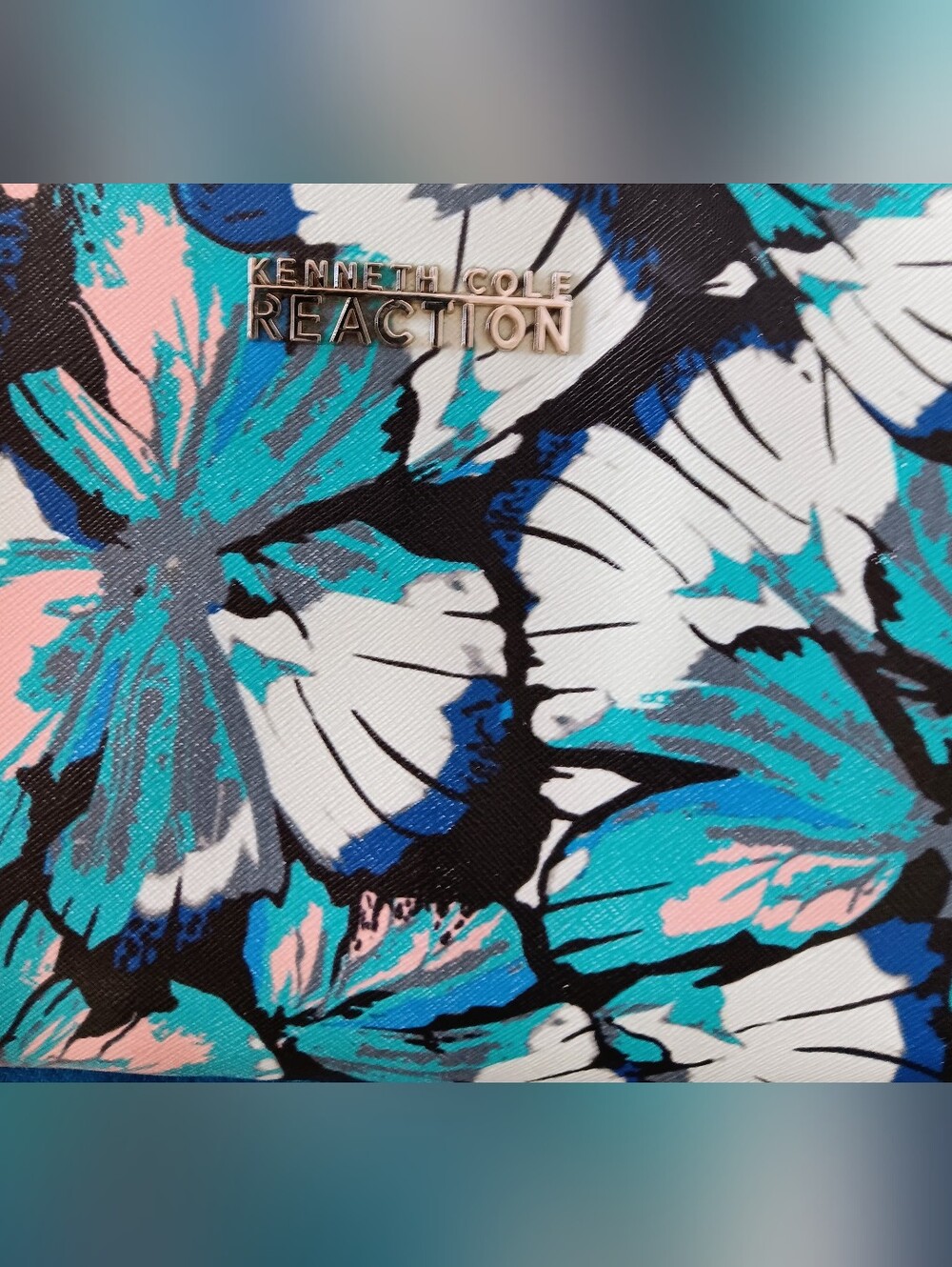 Kenneth Cole Reaction Beautiful Floral Shoulder/Crossbody Purse *Excellent Cond. - Picture 5 of 6